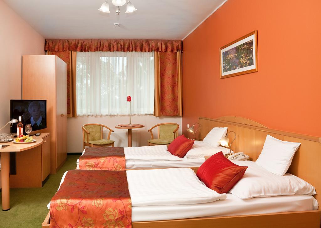 Hotel Kalvaria Győr Cameră foto